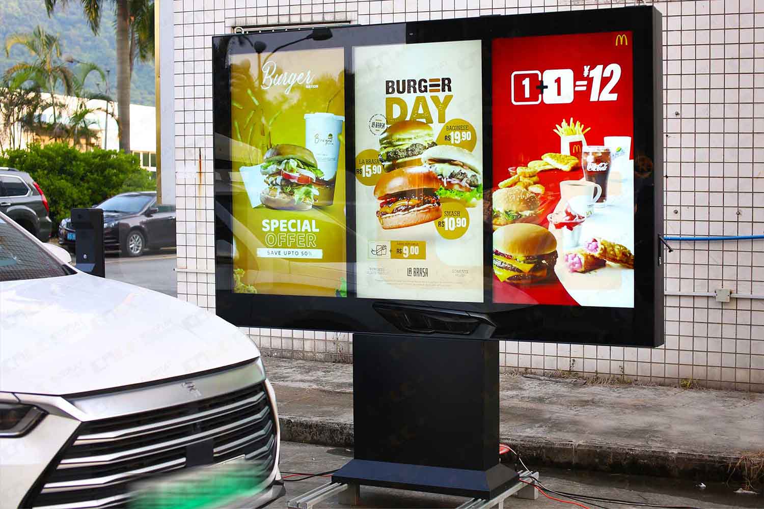 Revolucionando los tableros de menú Drive-Thru con sistemas integrados de visualización y pedidos por voz