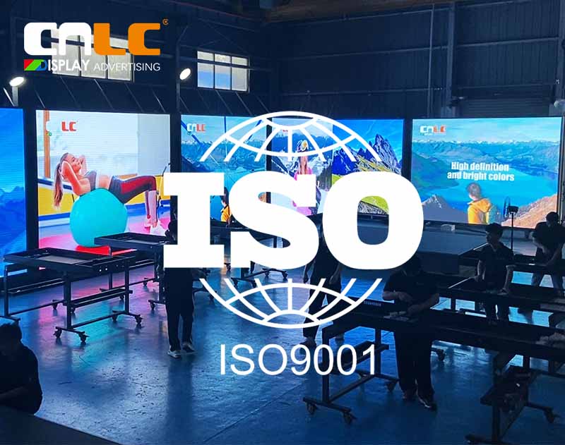 CNLC obtiene la certificación ISO 9001 e ISO 14001 para la fabricación de expositores para exteriores