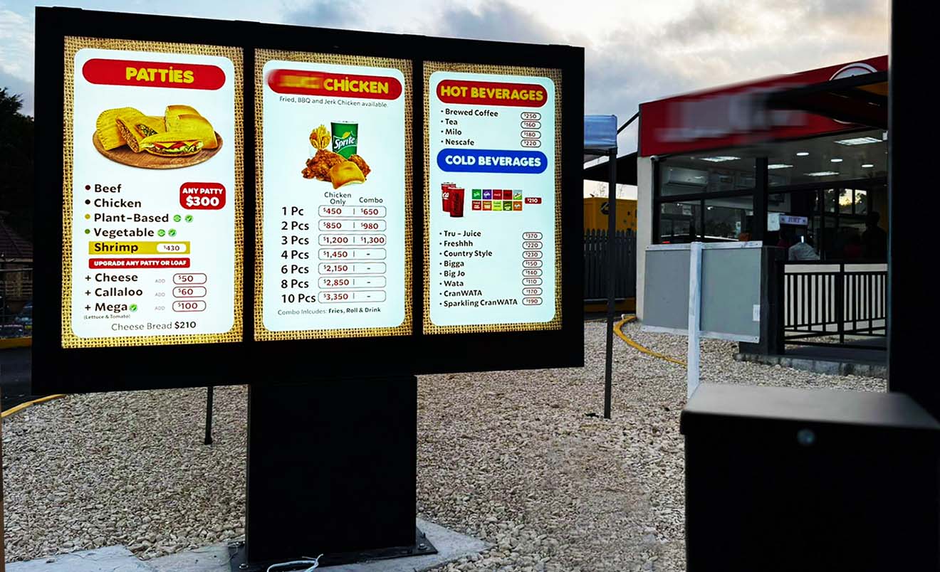 Tablero de menú digital para autoservicio | Inteligente, resistente al agua y de alto brillo