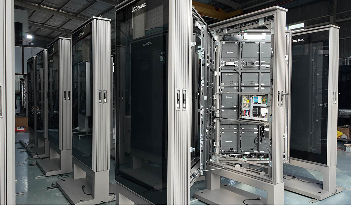 Electronic system assembly including control boards, power modules and cooling systems for digital signage